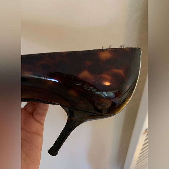Stuart Weitzman patent tortoise pumps size 8 W - Picture 4 of 7